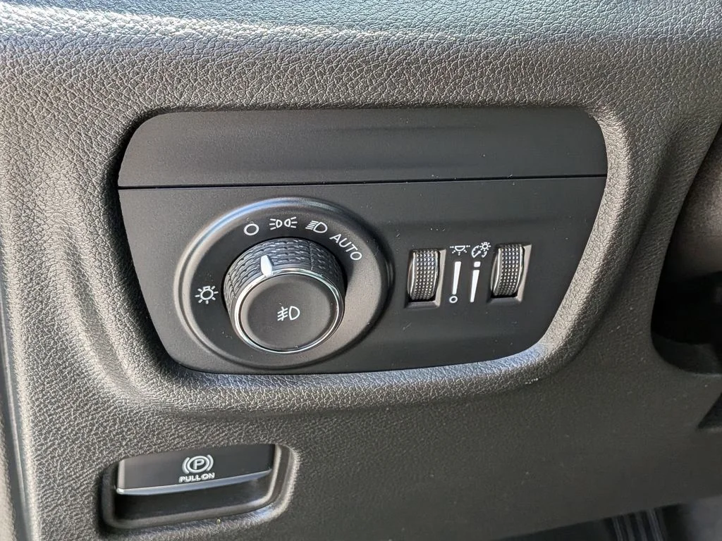 Used 2023 White Jeep Limited image 16