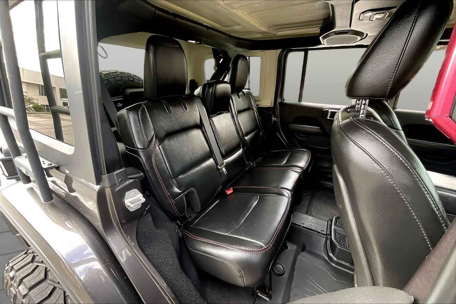 Used 2020 Granite Crystal Metallic Clearcoat Jeep Rubicon image 21