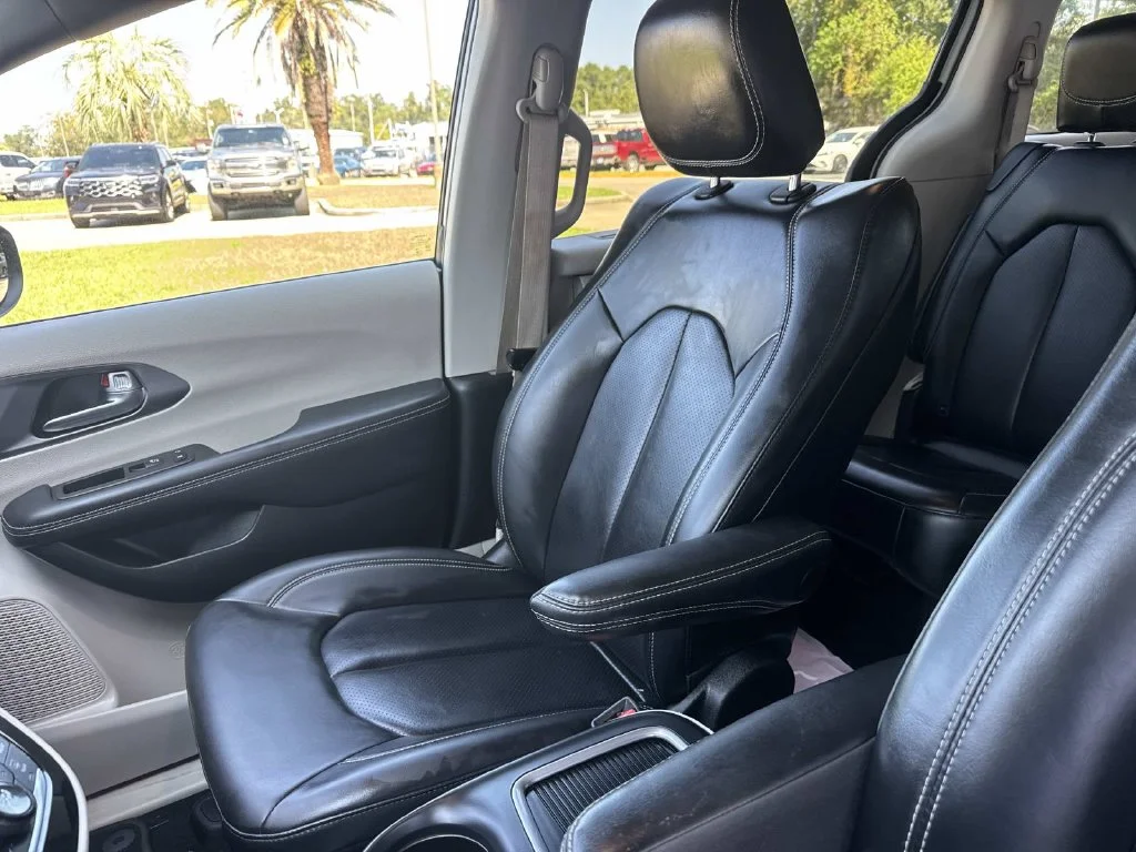Used 2023 White Chrysler Touring L image 30