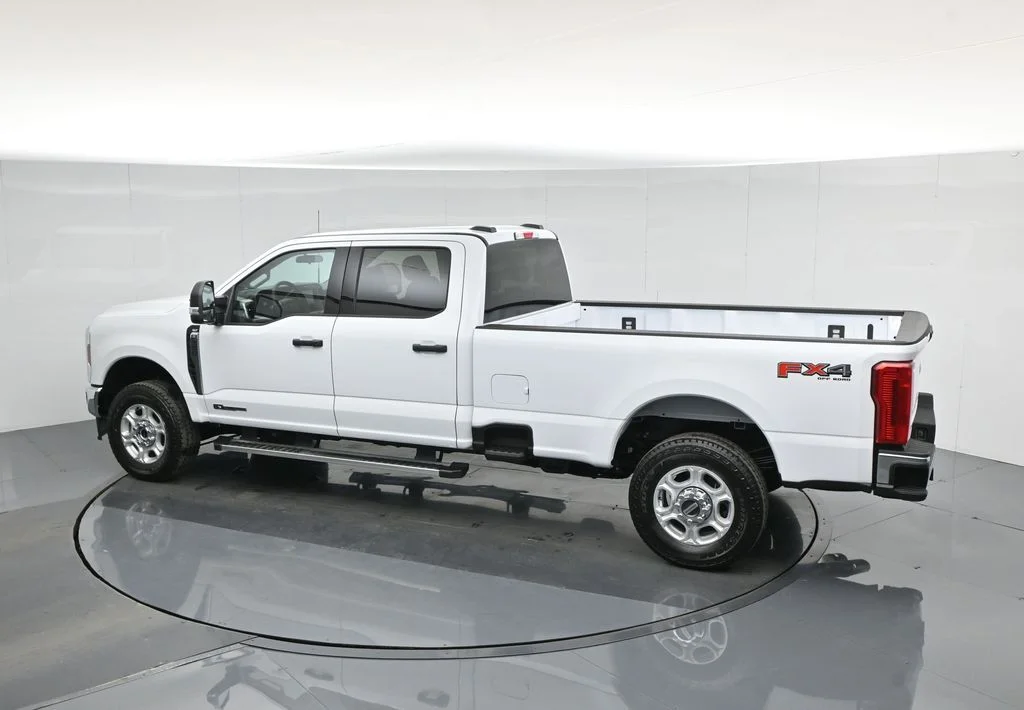 New 2026 Oxford White Ford XLT image 46