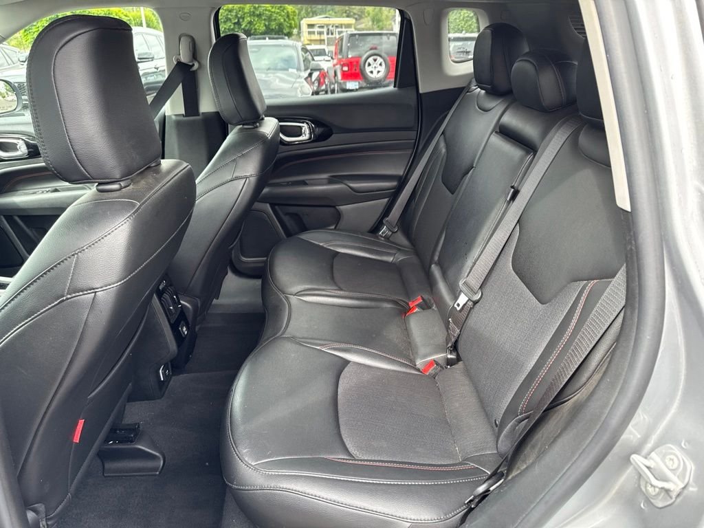 Used 2022 Silver Jeep Trailhawk image 5