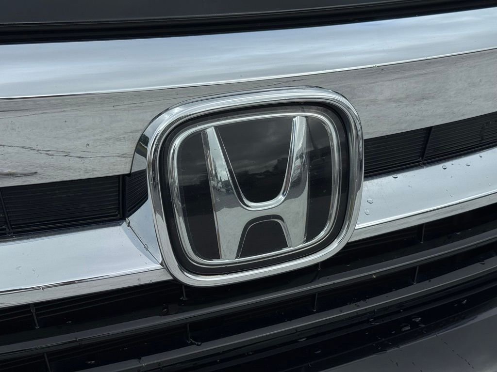Used 2022 Black Honda Touring image 10