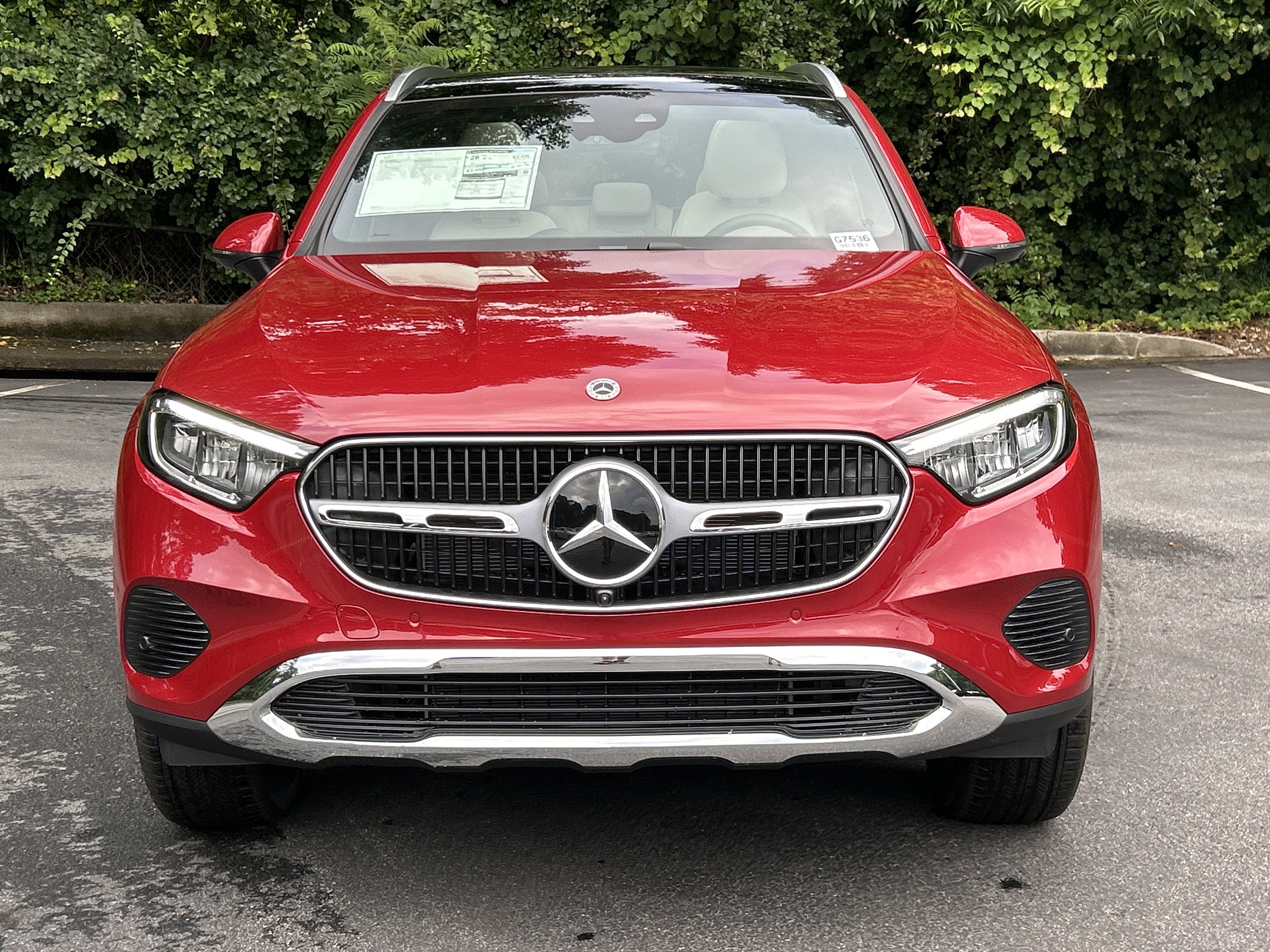 New 2026 MANUFAKTUR Patagonia Red Metallic Mercedes-Benz GLC 300 4MATIC® SUV image 3
