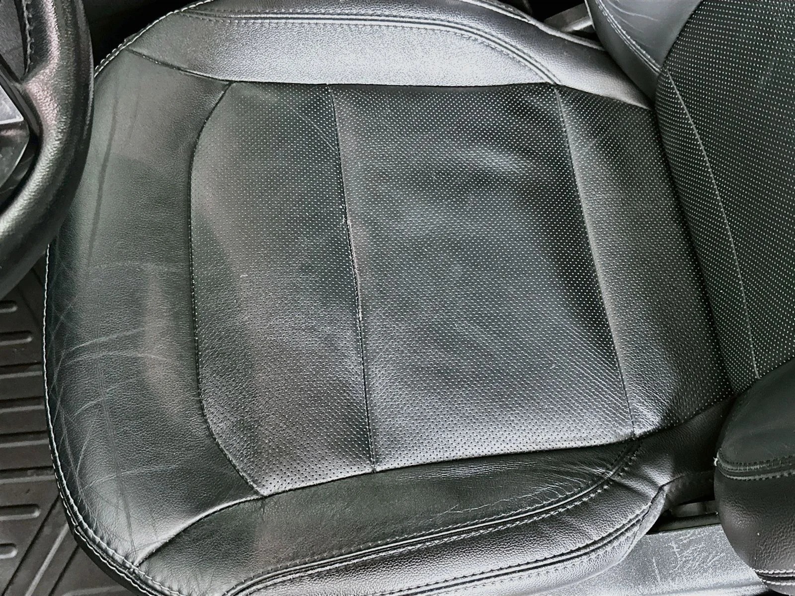 Used 2018 Shadow Black Ford Limited image 21