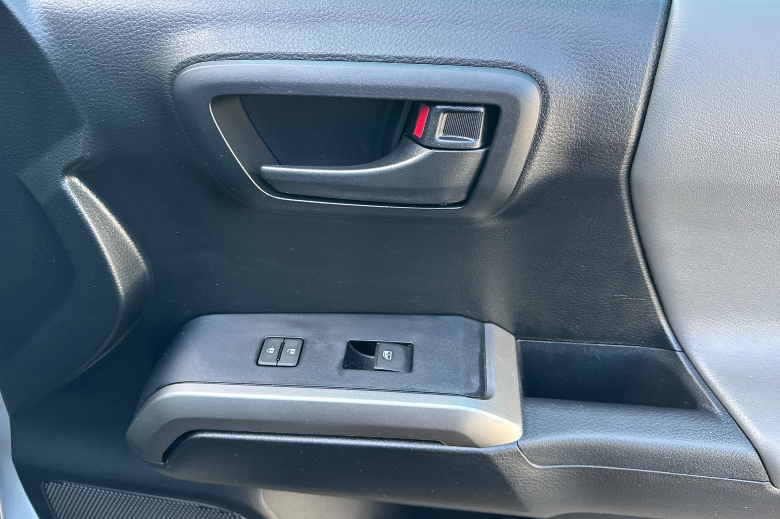 Certified Used 2022 Silver Toyota SR5 image 22