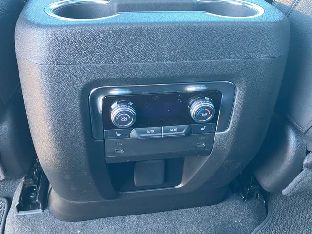 2026 GMC Yukon XL Denali - Photo 28