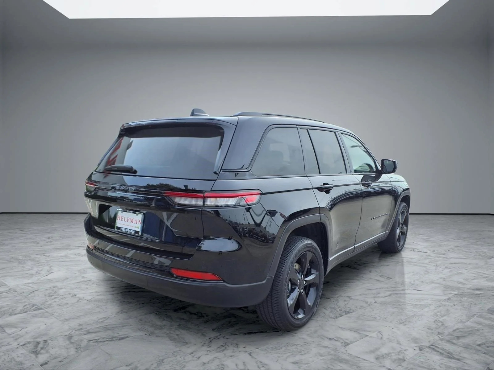 Used 2023 Diamond Black Crystal Pearlcoat Jeep Altitude image 7