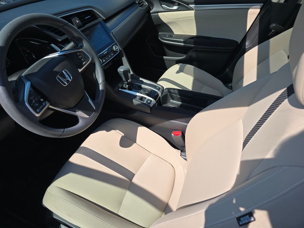 Used 2018  Honda EX image 17