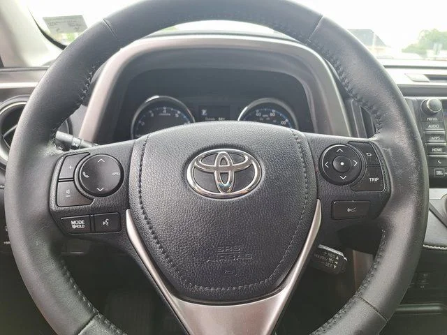Used 2018 Gray Toyota Limited image 12