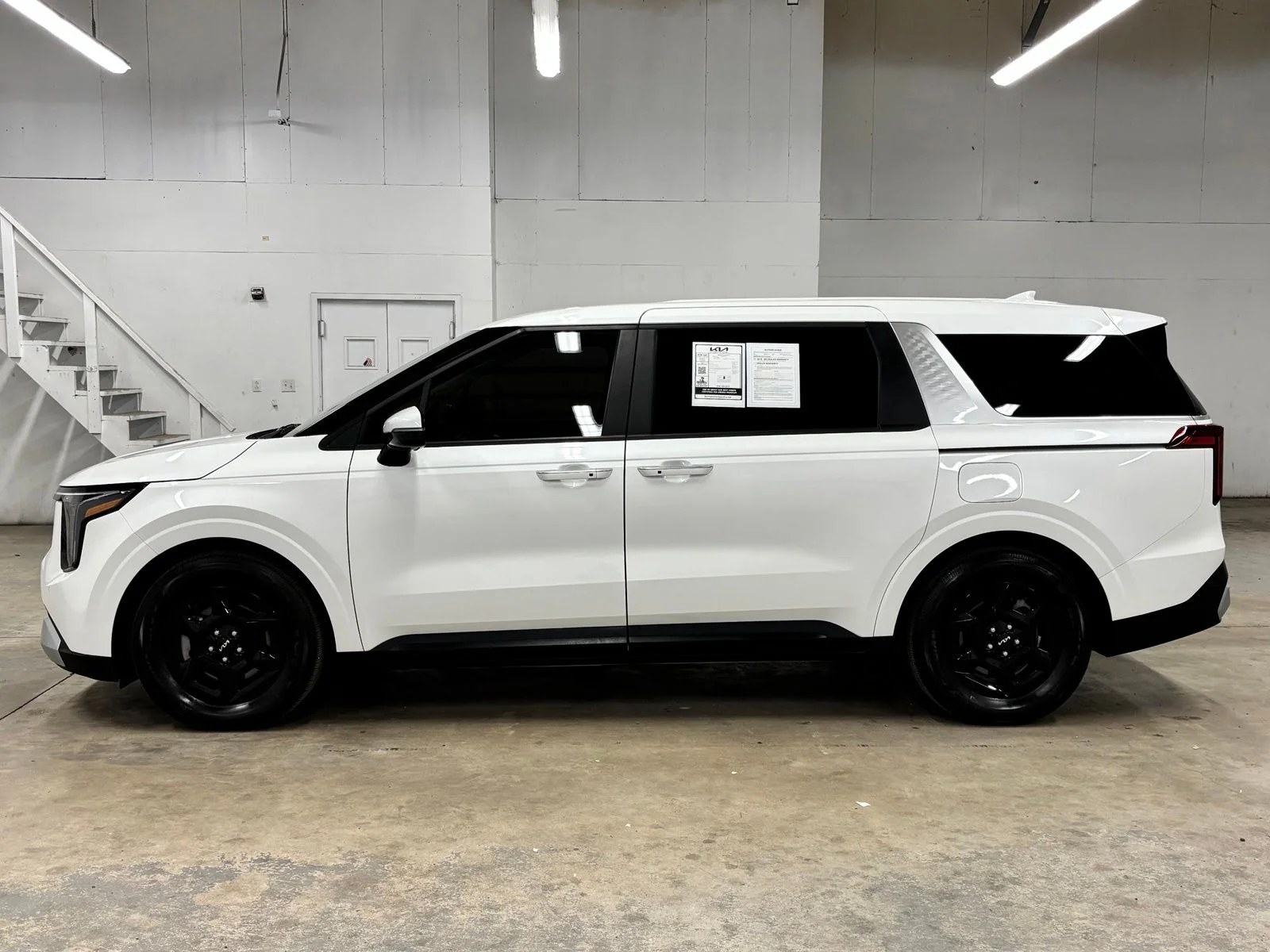 Used 2026 White Kia LXS image 4