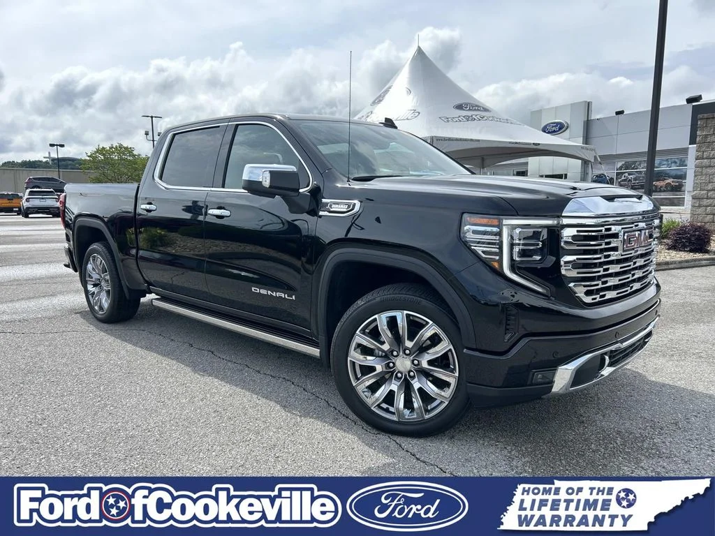 2025 GMC Sierra 4WD Crew Cab Short Box Denali's photo