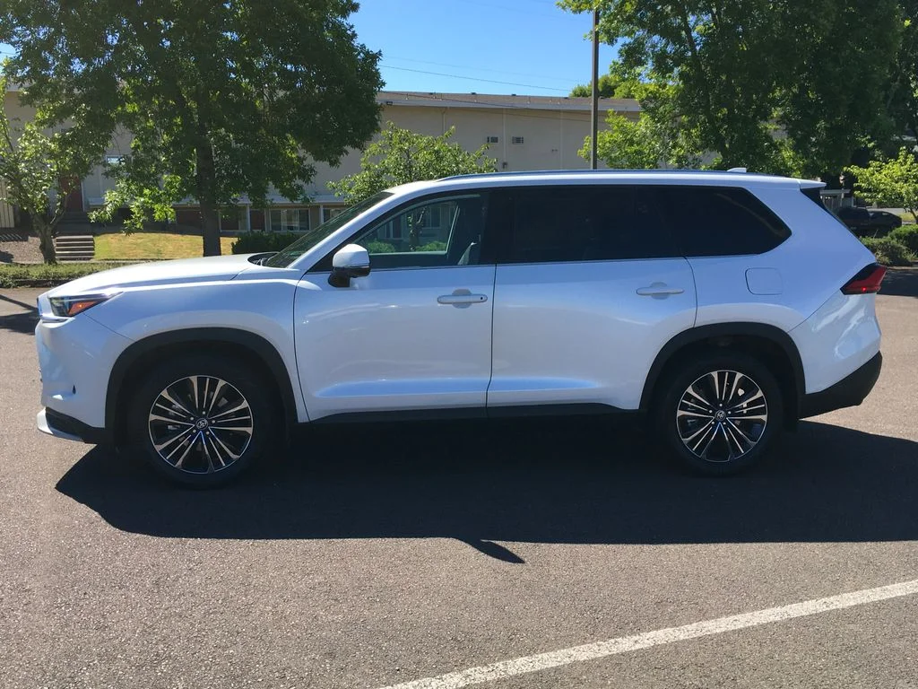 Certified Used 2024 Beige Toyota MAX Platinum image 3