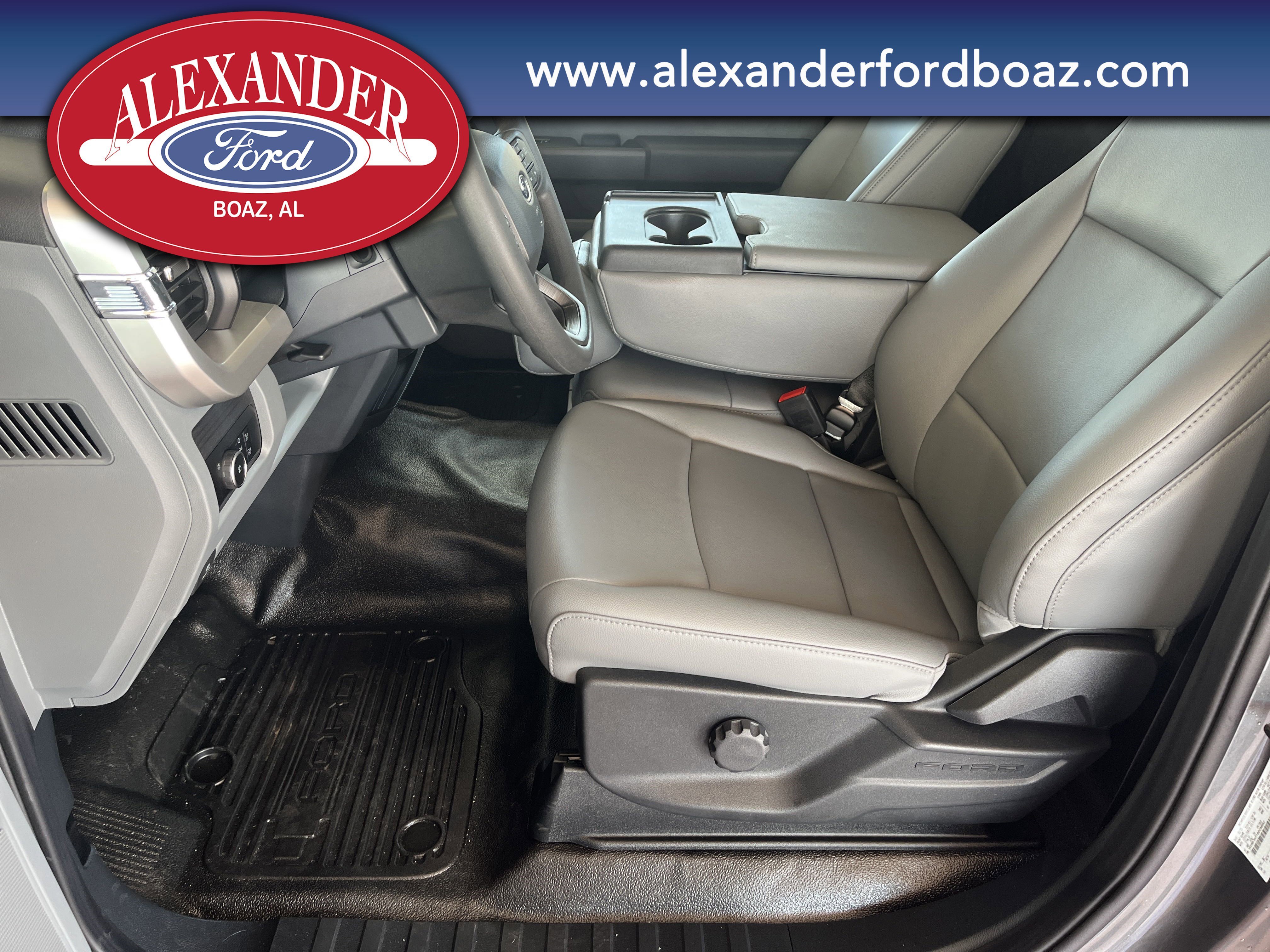 2025 Ford F-350 Super Duty Chassis Cab XL - Photo 12