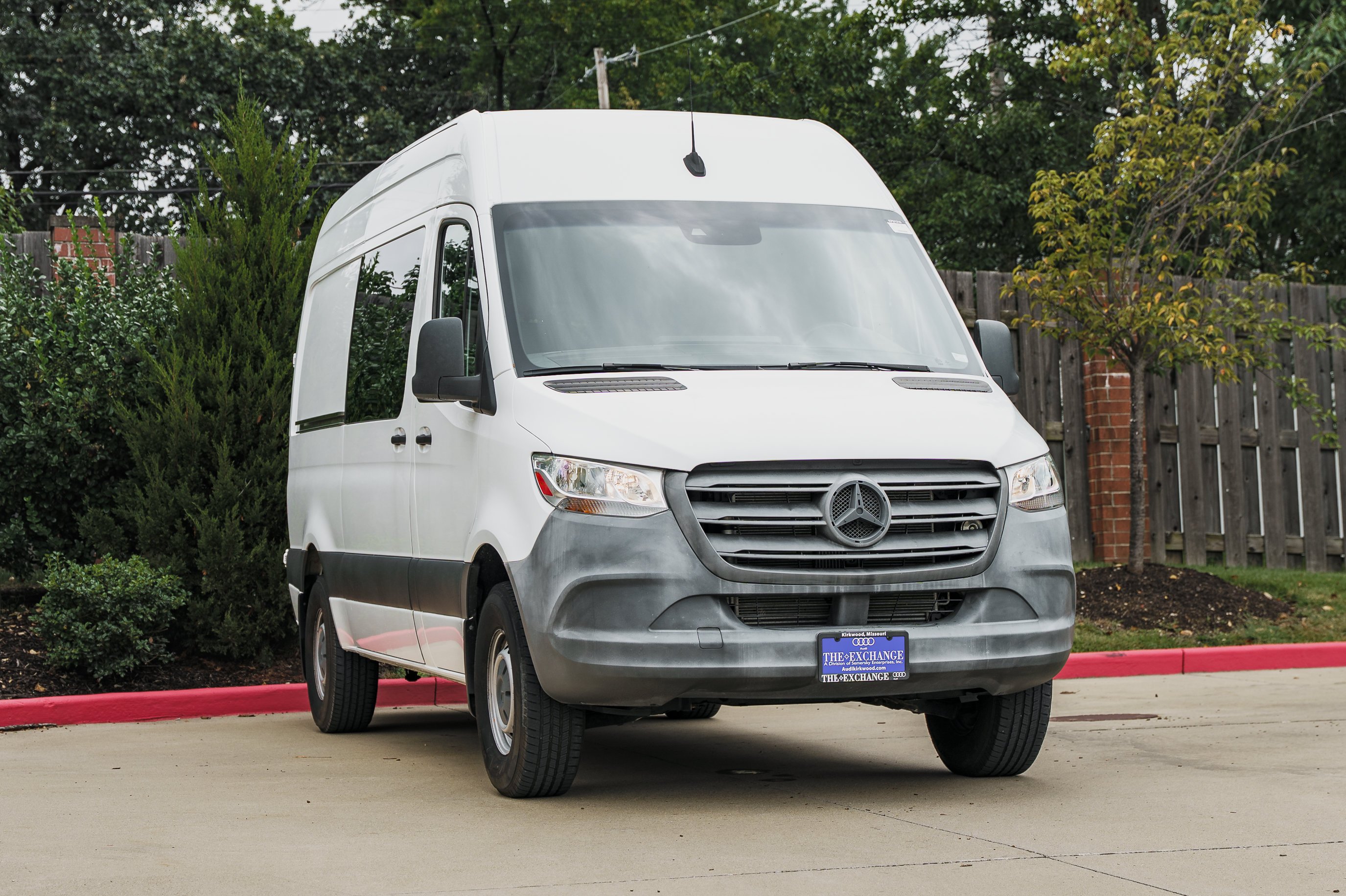Used 2020 Arctic White Mercedes-Benz  image 1