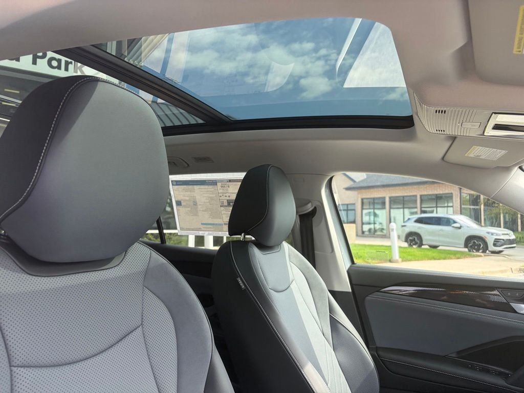 New 2026 Pyrite Silver Metallic Volkswagen 2.0T SE image 18