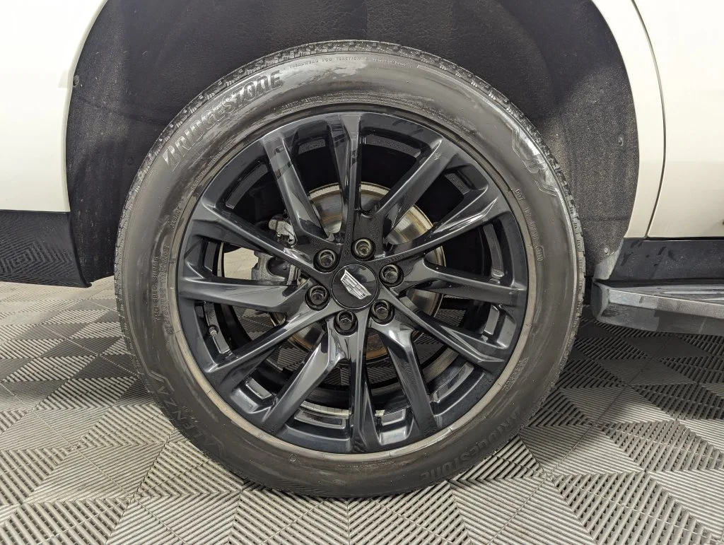 Used 2021 White Cadillac Sport image 32