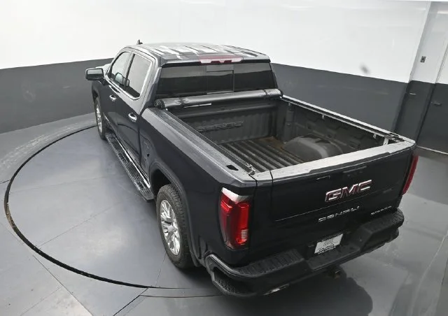 Used 2023 Silver GMC Denali image 15