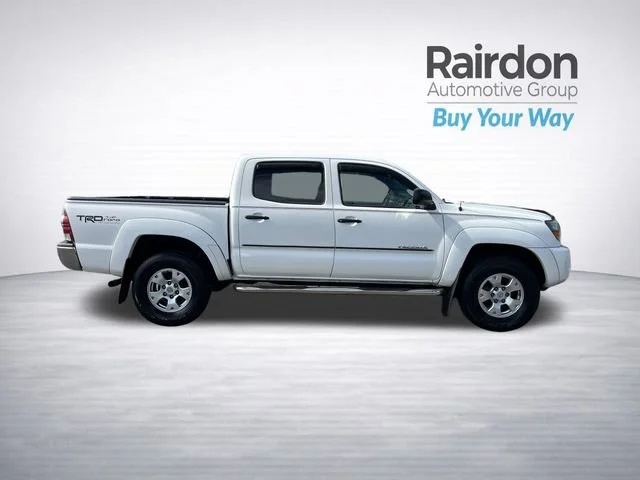 Used 2009 Super White Toyota  image 8