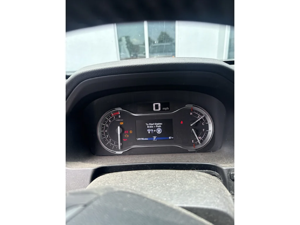 Used 2017 Lunar Silver Metallic Honda RTL image 4