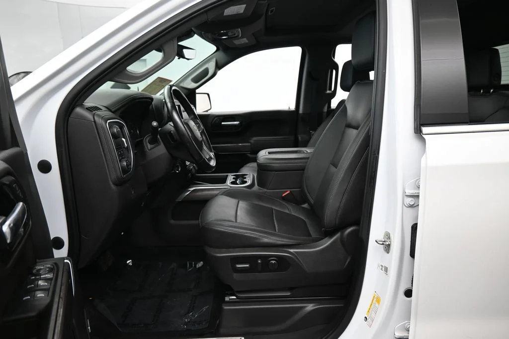 Used 2022 Iridescent Pearl Tricoat Chevrolet LTZ image 10
