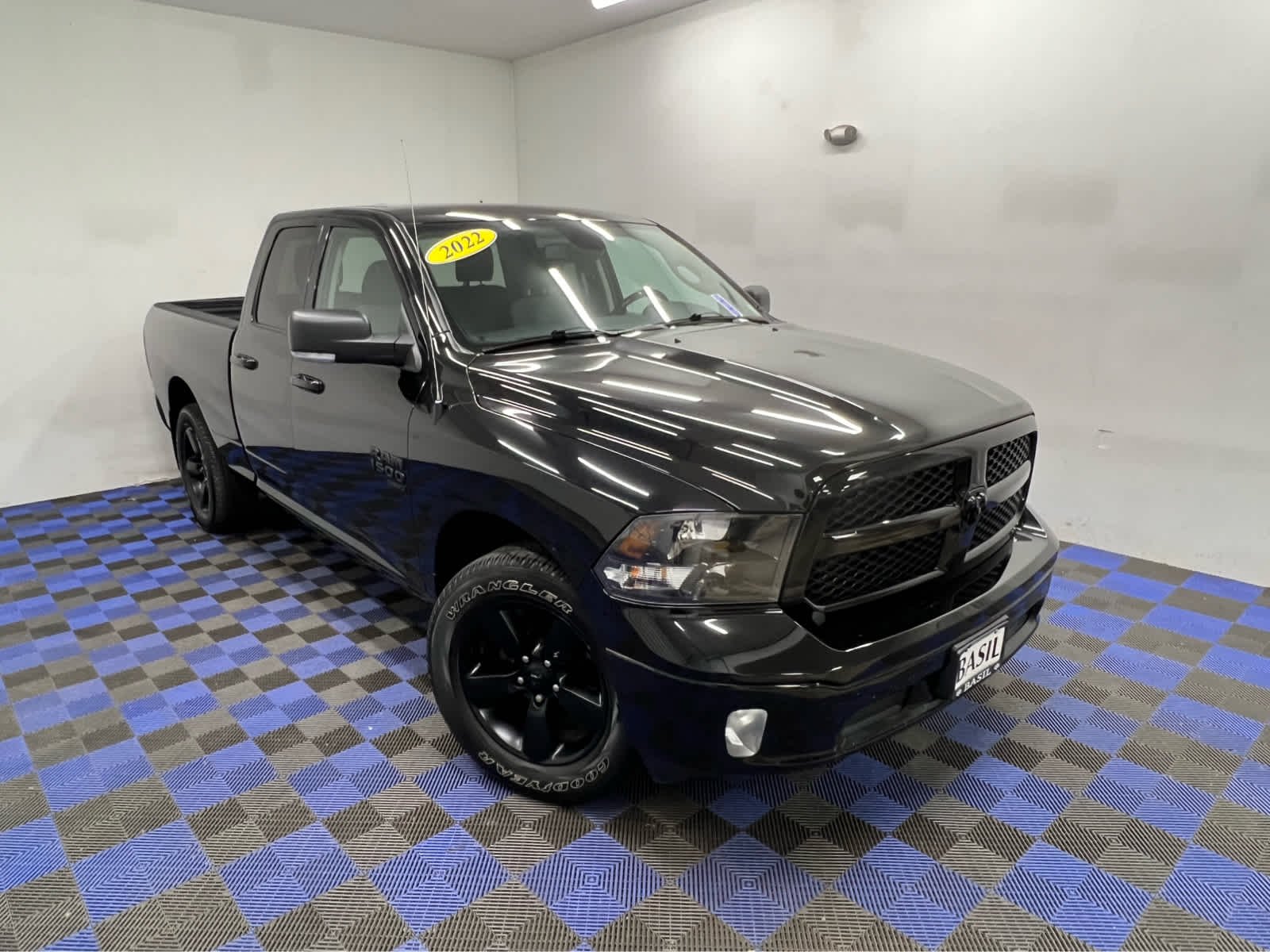 Used 2022 Diamond Black Crystal Pearlcoat Ram Warlock image 29