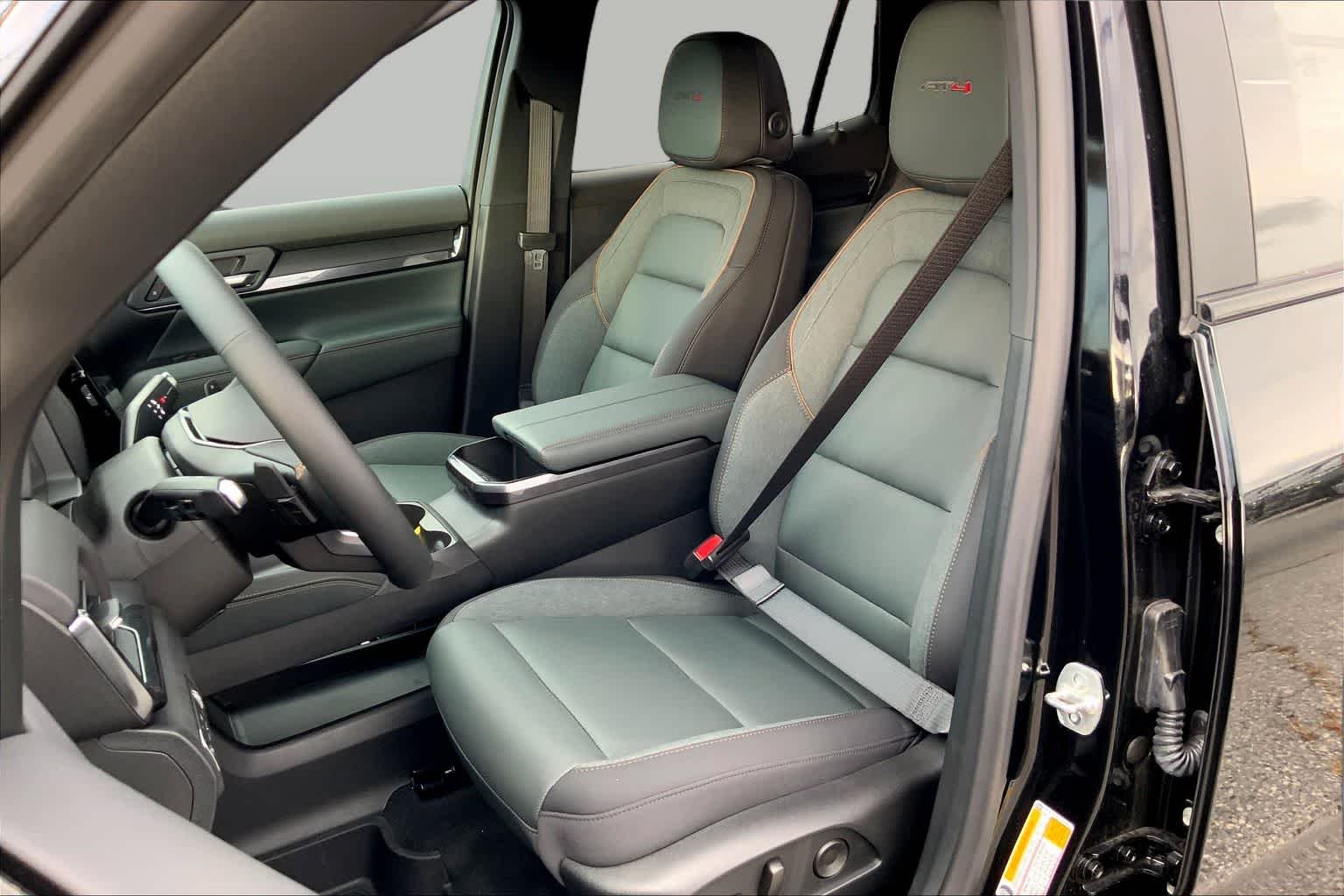 2026 GMC Terrain AT4 - Photo 9