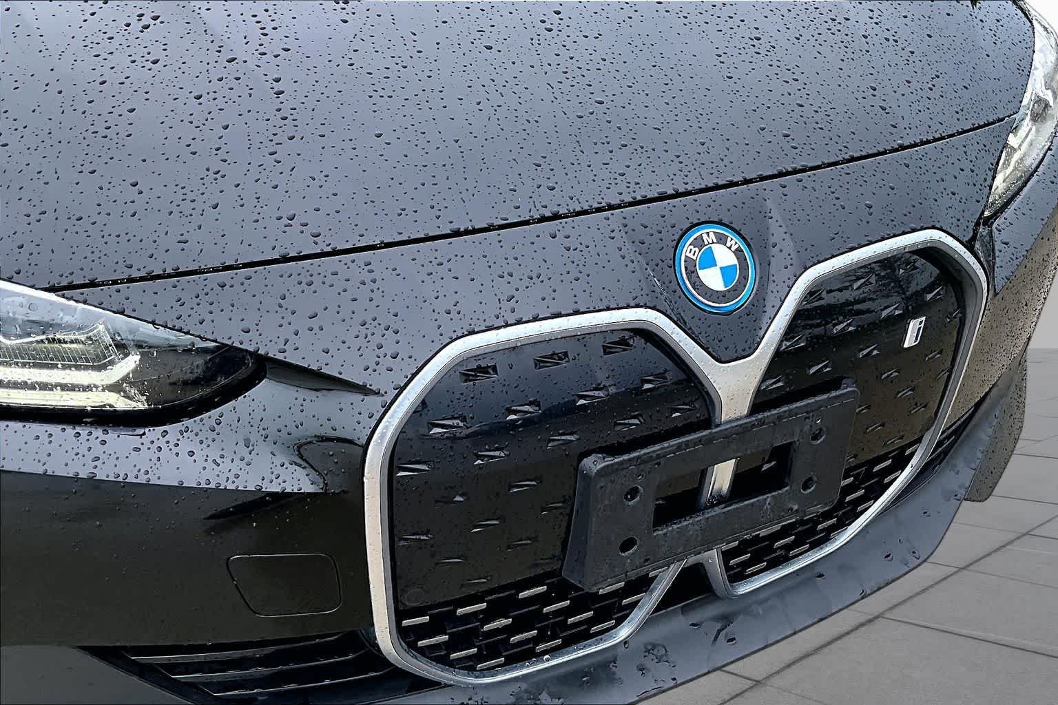 Used 2023 Jet Black BMW eDrive35 image 29