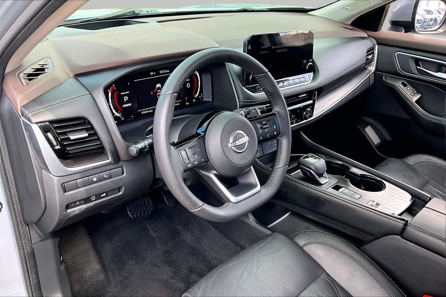 Used 2023 Boulder Gray Pearl Nissan Platinum image 16