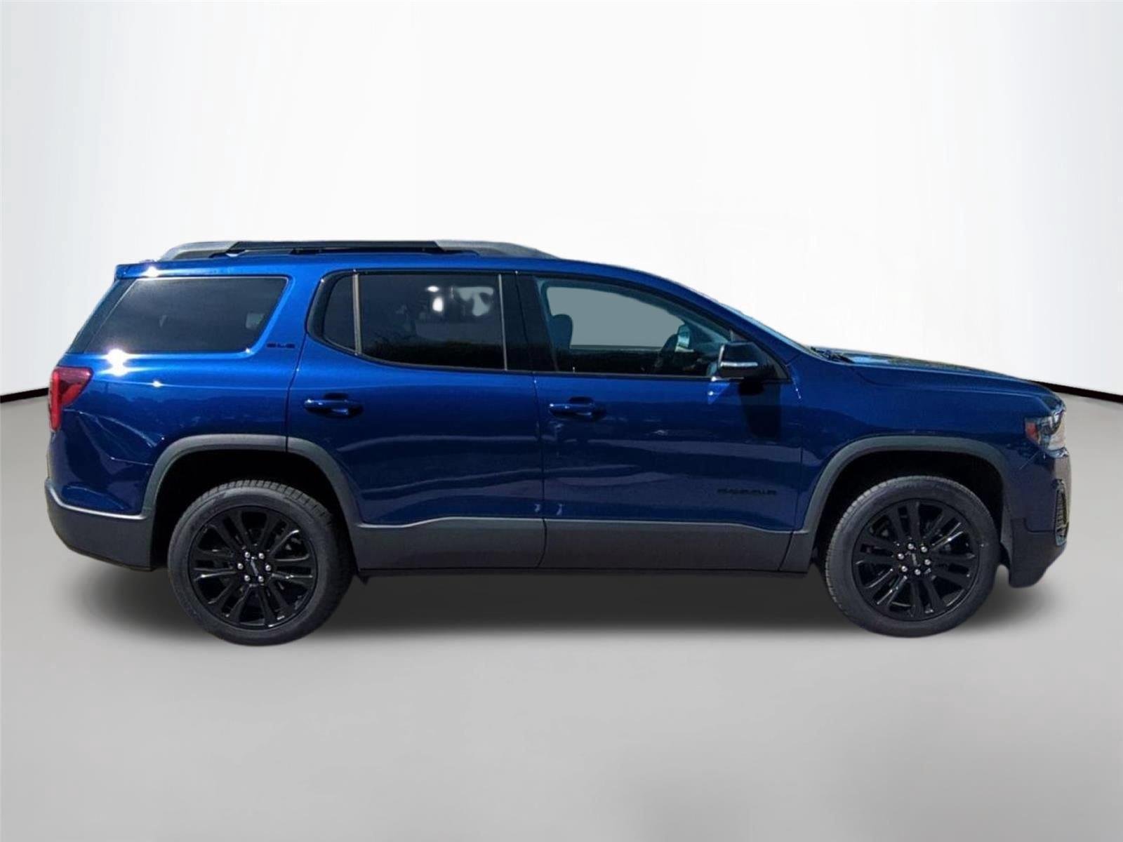 Used 2023 Ultra Blue Metallic GMC SLE image 6