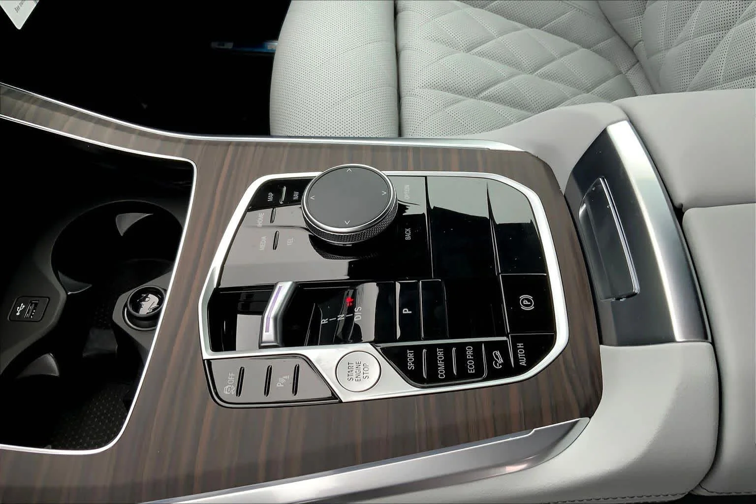 View vehicle photo 7