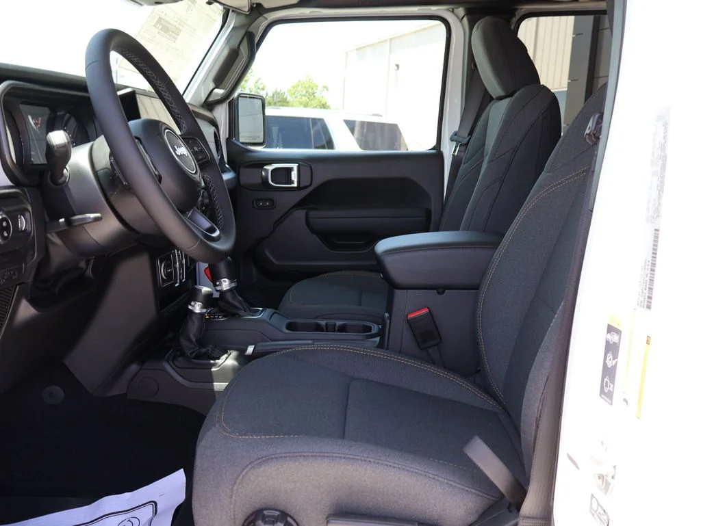 New 2026 Bright White Clear-Coat Exterior Paint Jeep Sport S image 22