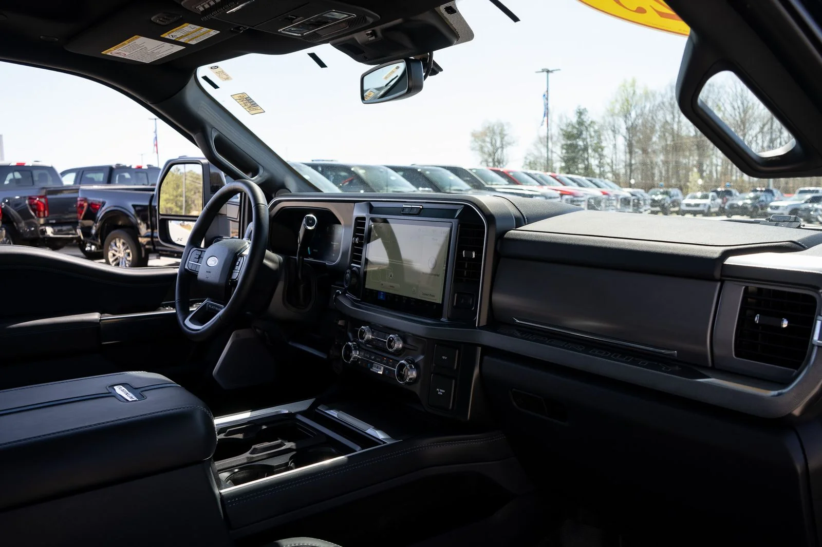 2025 Ford F-450 Super Duty Platinum - Photo 39