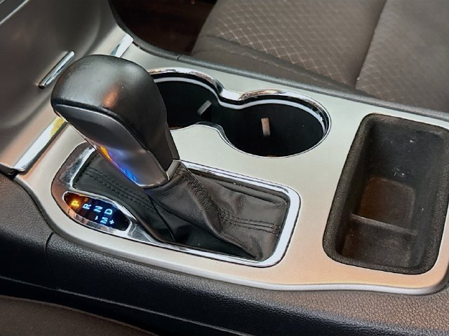 Used 2018 Red Jeep Laredo image 16