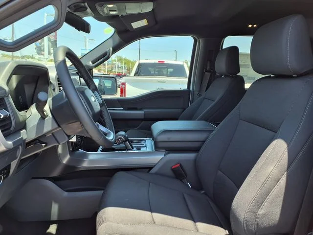 New 2026 Oxford White Ford XLT image 10