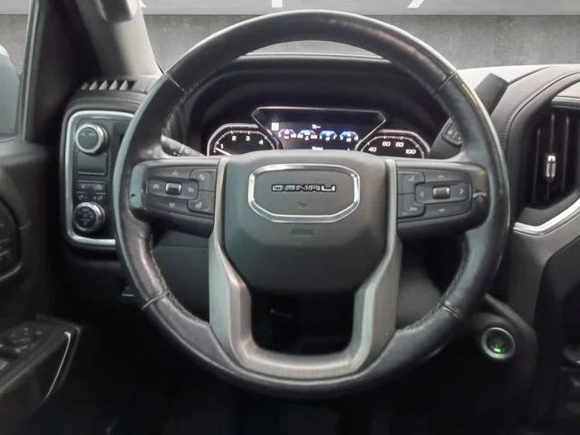 Used 2022 White GMC Denali image 21