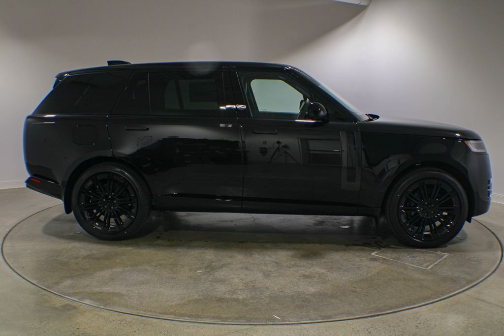 New 2026 Santorini Black Land Rover SE image 7