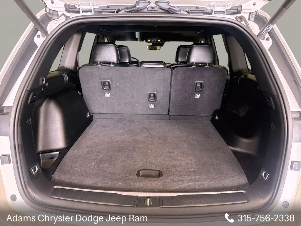 Used 2023 White Jeep Altitude X image 8