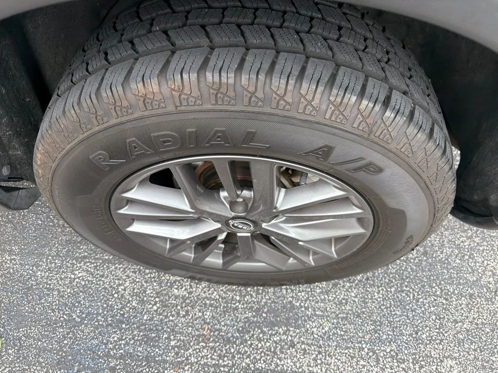 Used 2023 Gray Nissan S image 12