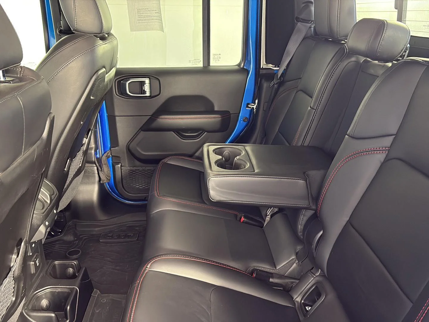 Used 2024 Hydro Blue Pearlcoat Jeep Rubicon X image 24