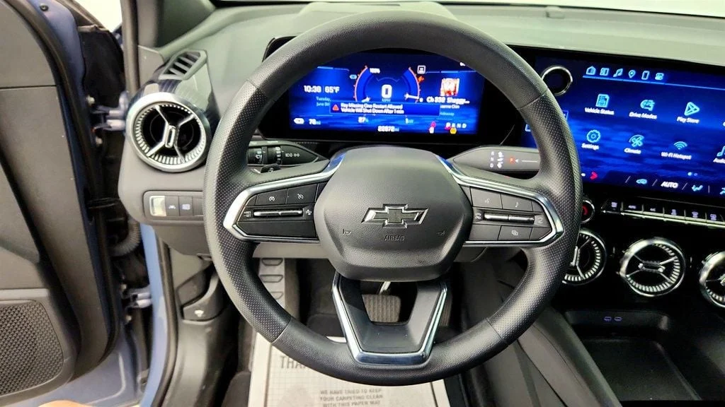 Used 2025 Galaxy Gray Metallic Chevrolet FWD 4dr LT Midnight/Sport Edition image 13