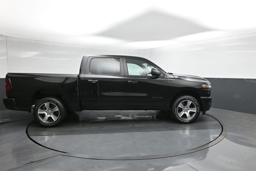 New 2026 Diamond Black Crystal Pearlcoat RAM Express image 11