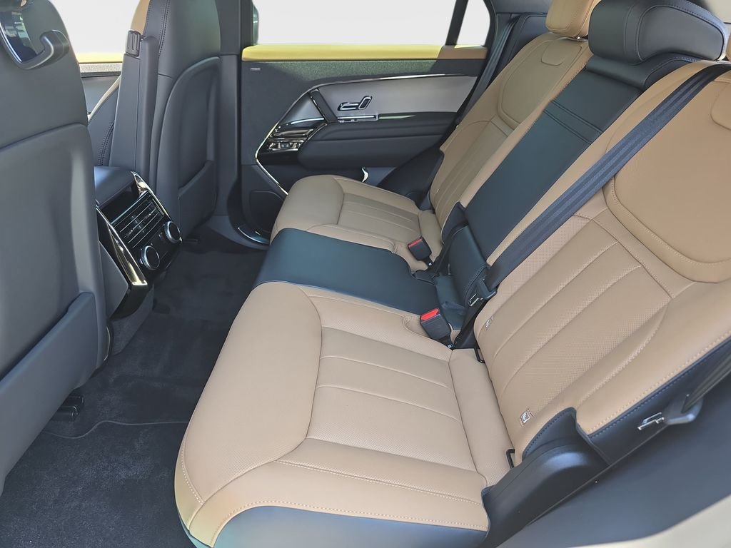 New 2026 Carpathian Grey Land Rover Dynamic SE image 15