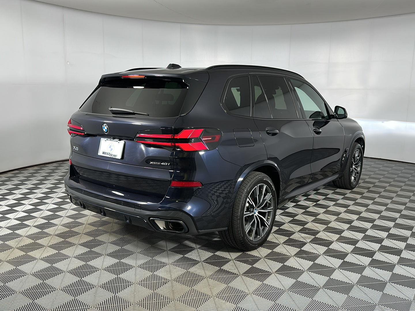 New 2026 Carbon Black Metallic BMW xDrive40i image 30