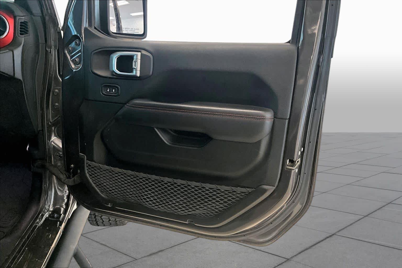 Used 2019 Granite Crystal Metallic Clearcoat Jeep Rubicon image 21
