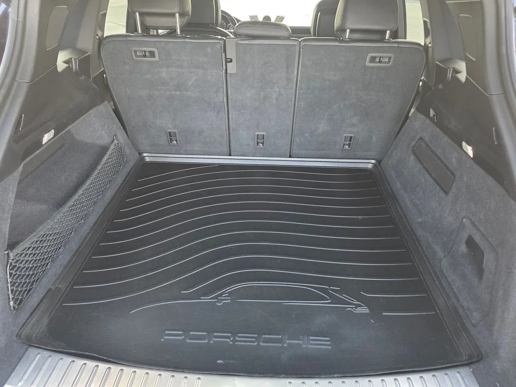 Used 2019 Purple Porsche Base image 26