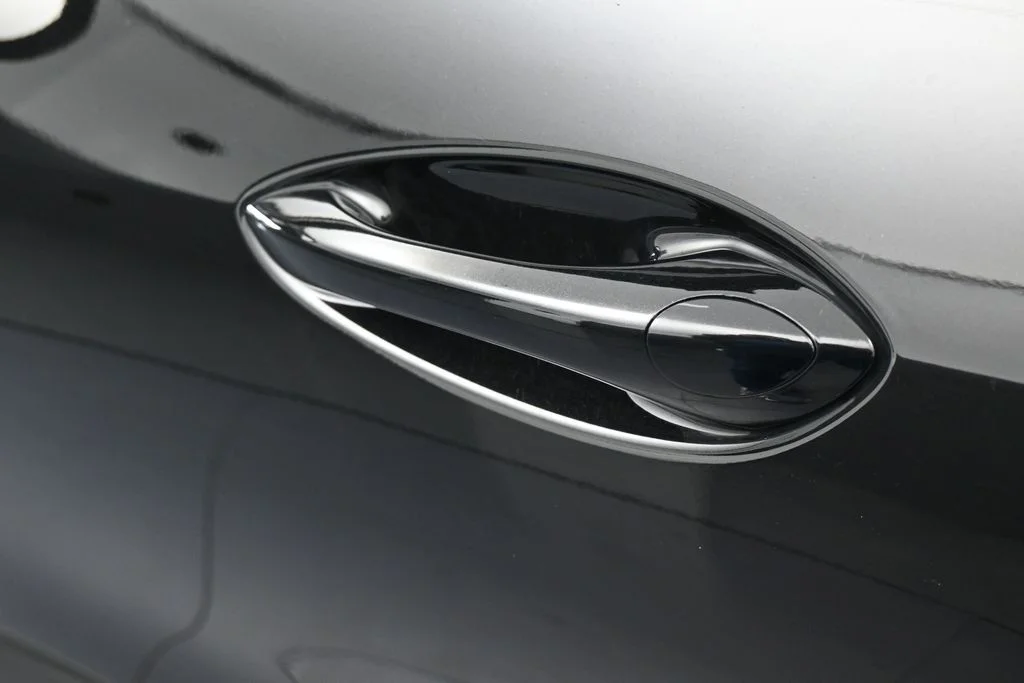 Used 2025 Mosaic Black Metallic Chevrolet LT image 29
