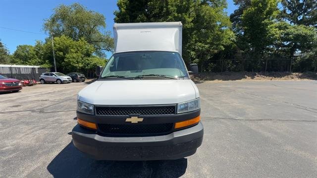 Used 2022 Summit White Chevrolet Work Van image 3