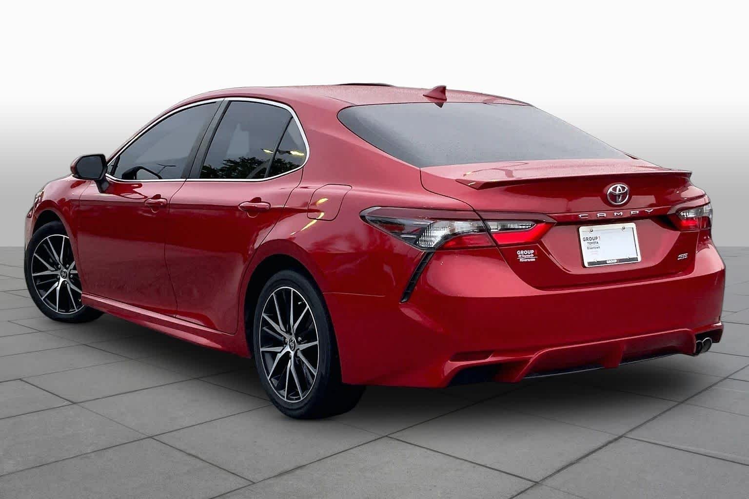 Used 2022 Supersonic Red Toyota SE image 11