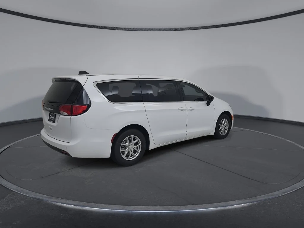 New 2027 Bright White Clear-Coat Paint Chrysler LX image 15