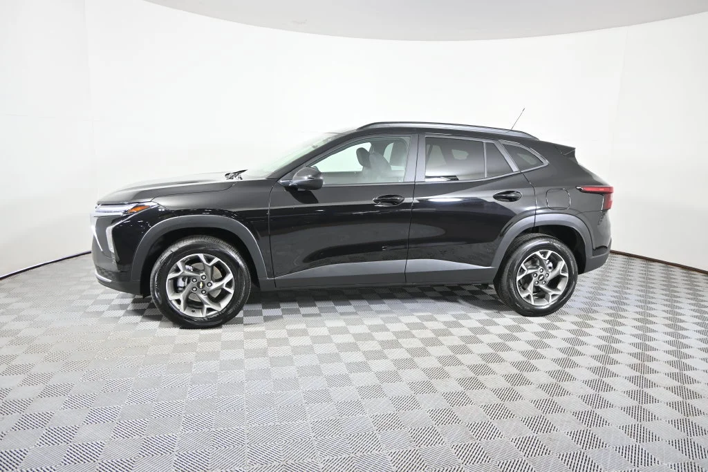 Used 2025 Chevrolet Trax LT with VIN KL77LHEP9SC311824 for sale in Forest Lake, Minnesota